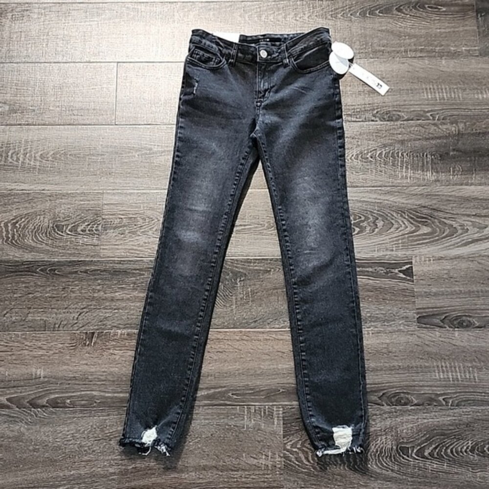 Joe's "Elsa" mid rise Skinny Jeans